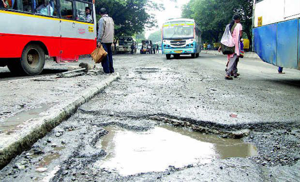 Politics_Umesh Katti_poor roads