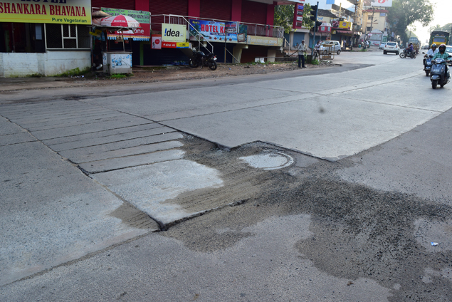 Budkulo_Mangaluru_Roads_Potholes_Mix (6)